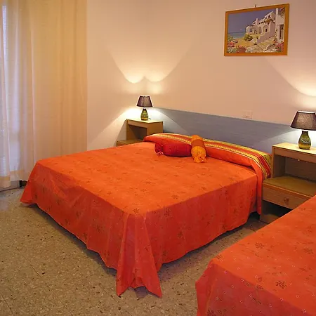 Apartment Dora *